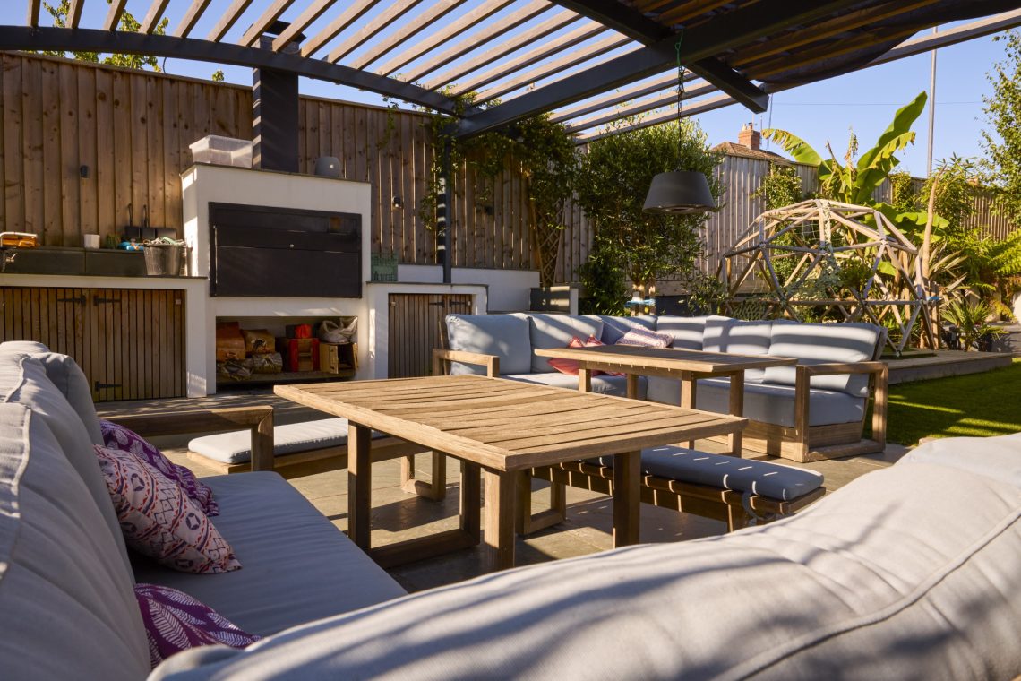 pourquoi-utiliser-une-bache-de-jardin